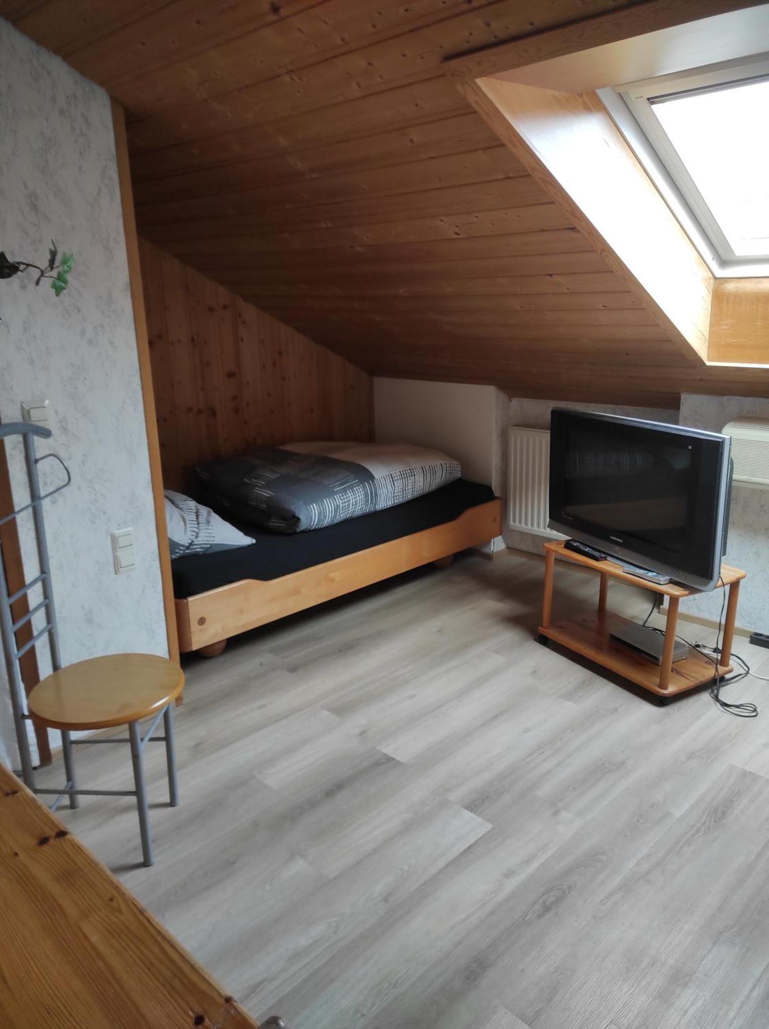 Ensingen Ferienwohnung Gartenblick מראה חיצוני תמונה